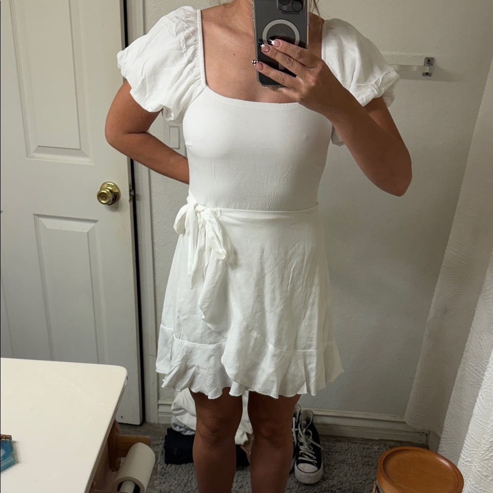 Chic White Puff Sleeve Mini Dress